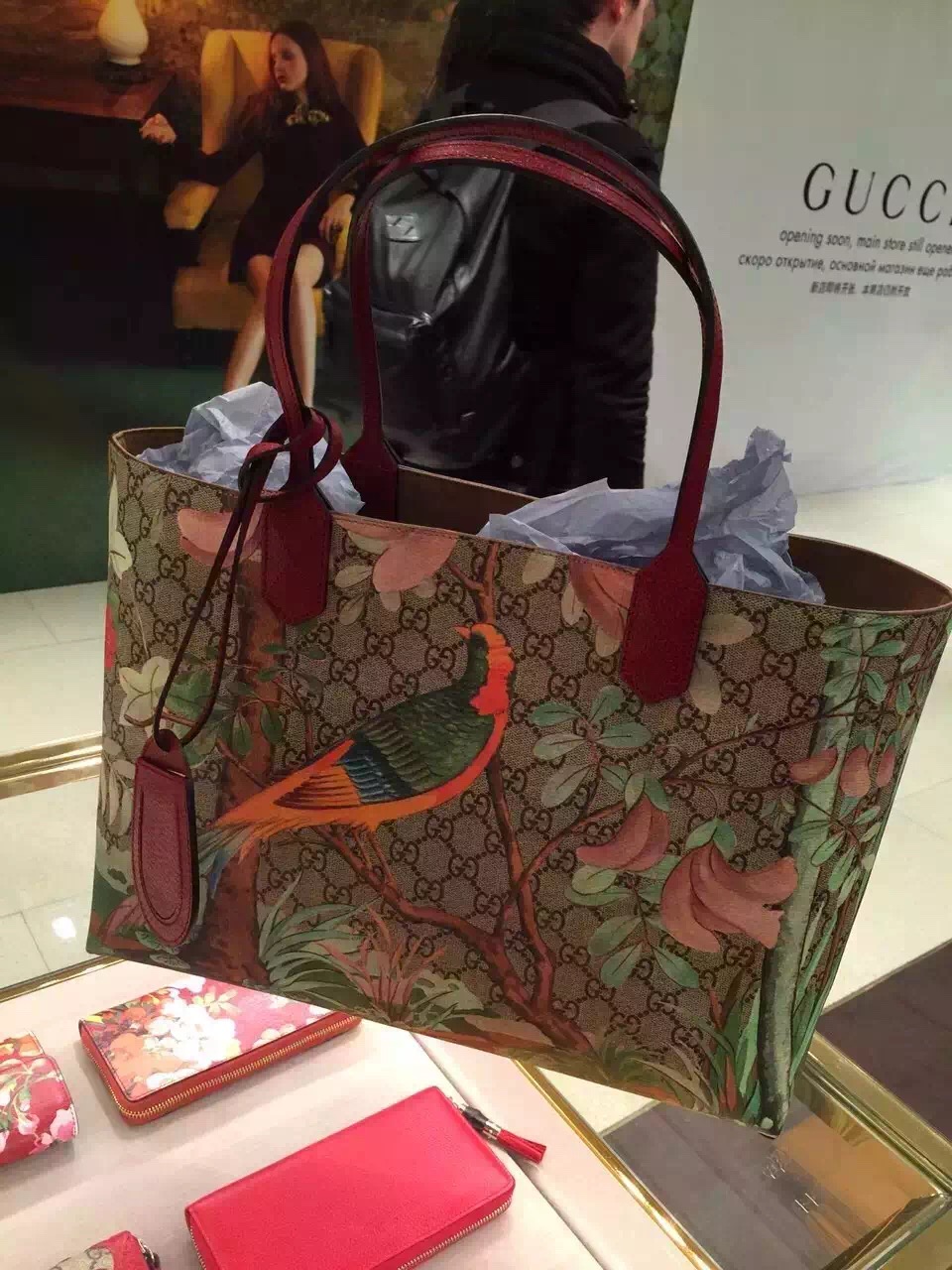 Authentic Gucci Tian GG Supreme Tote Bag 412096 K0L2N 8691